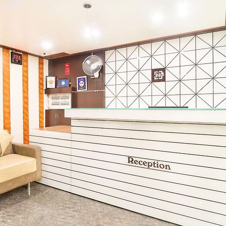 Hotel Satkar 苏拉特 外观 照片