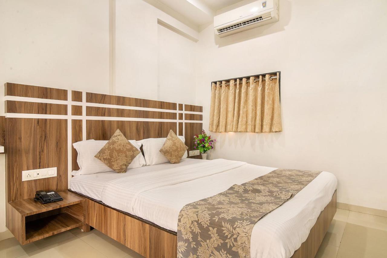 Hotel Satkar 苏拉特 外观 照片