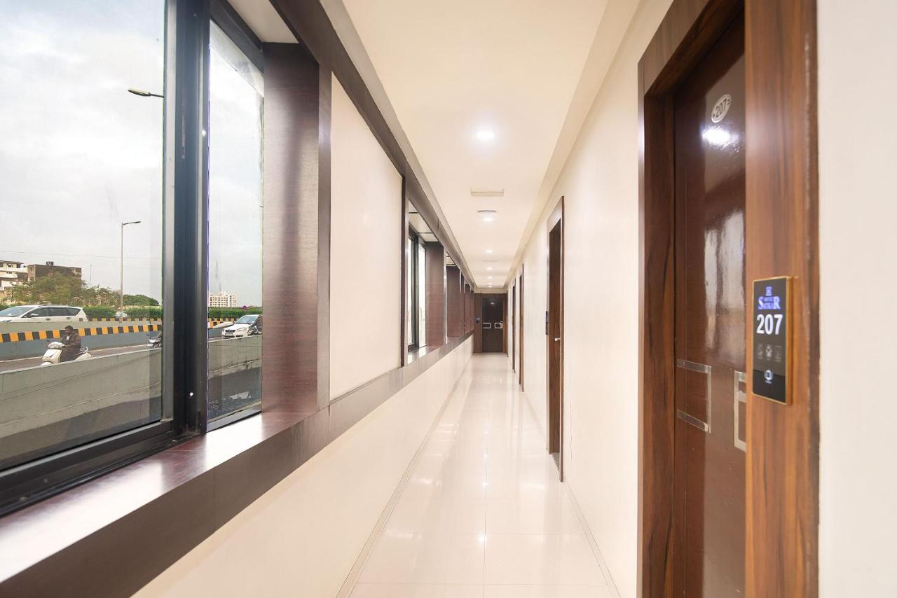 Hotel Satkar 苏拉特 外观 照片