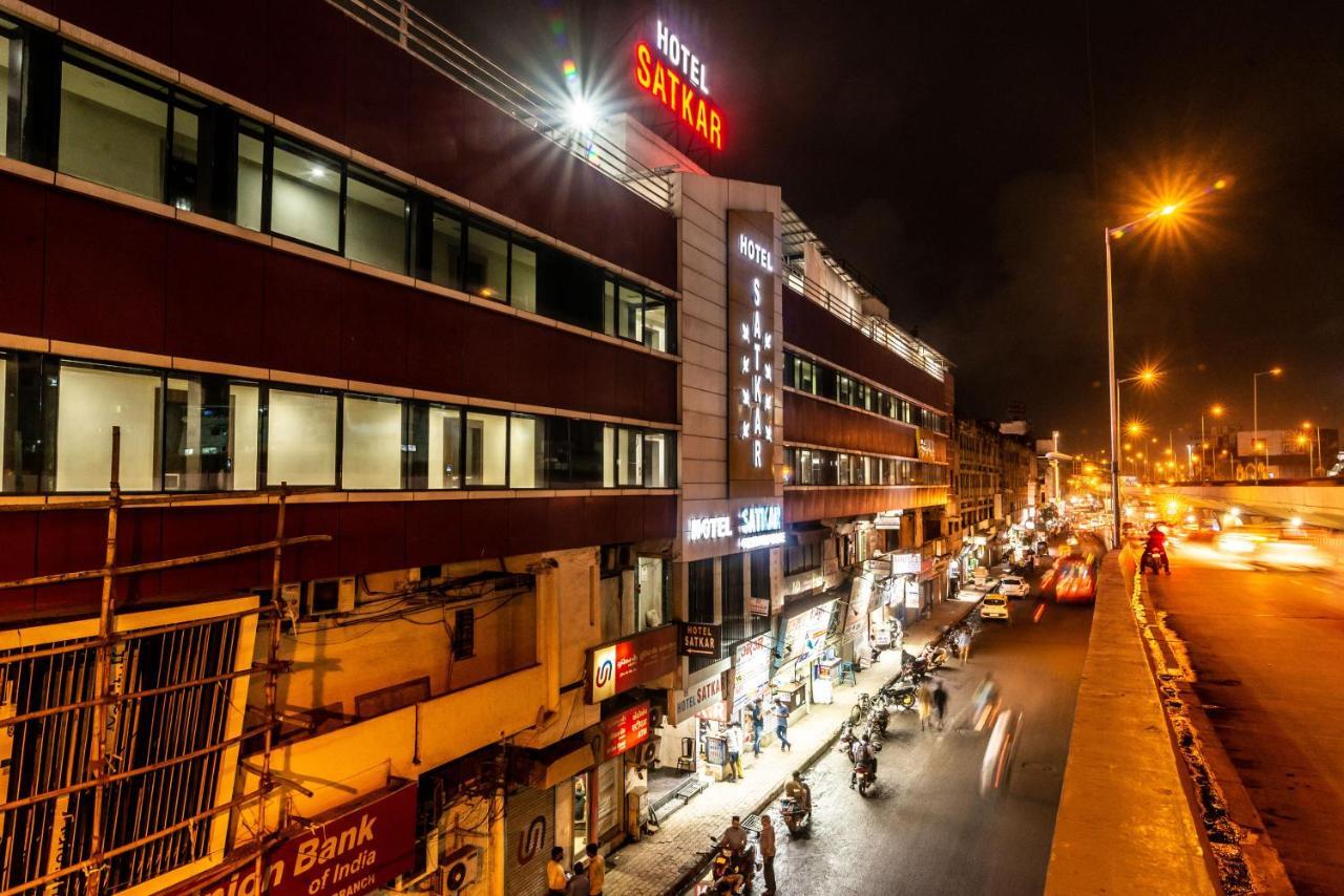 Hotel Satkar 苏拉特 外观 照片