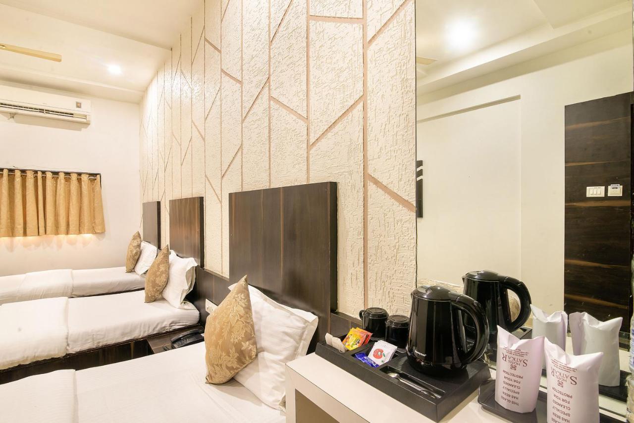 Hotel Satkar 苏拉特 外观 照片