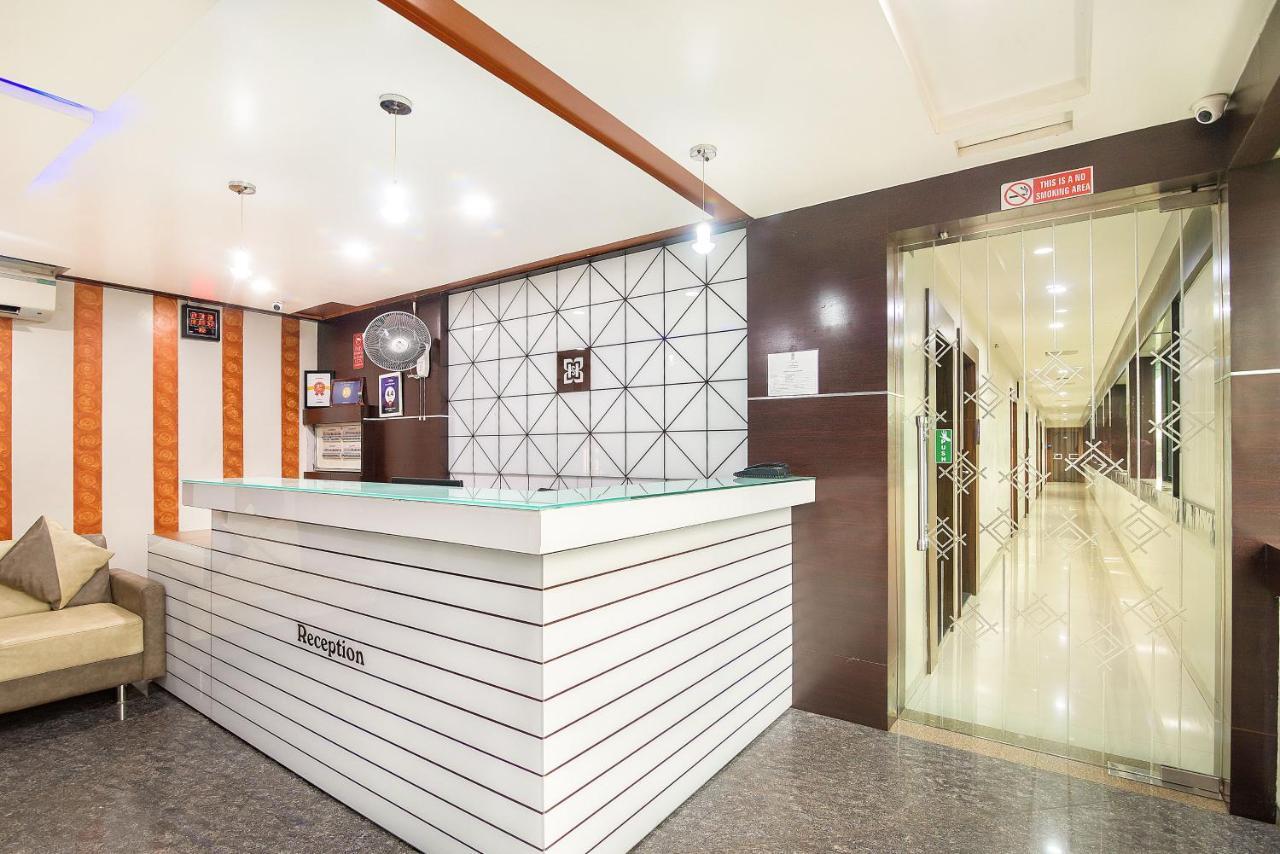 Hotel Satkar 苏拉特 外观 照片