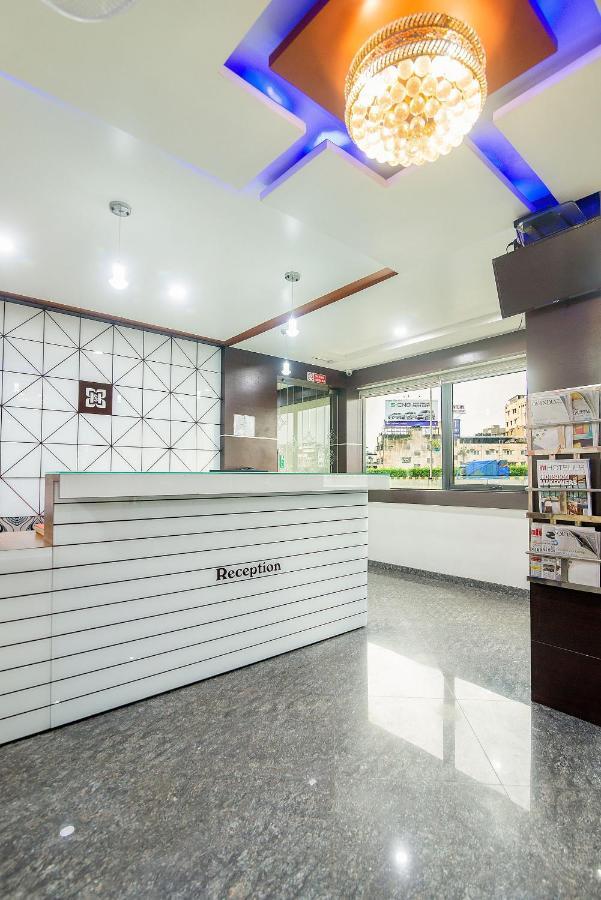 Hotel Satkar 苏拉特 外观 照片