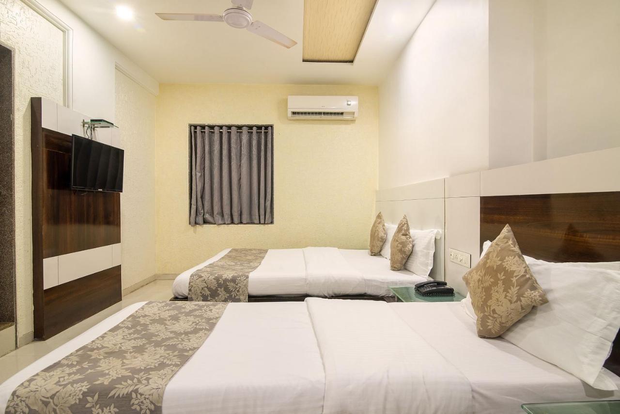 Hotel Satkar 苏拉特 外观 照片
