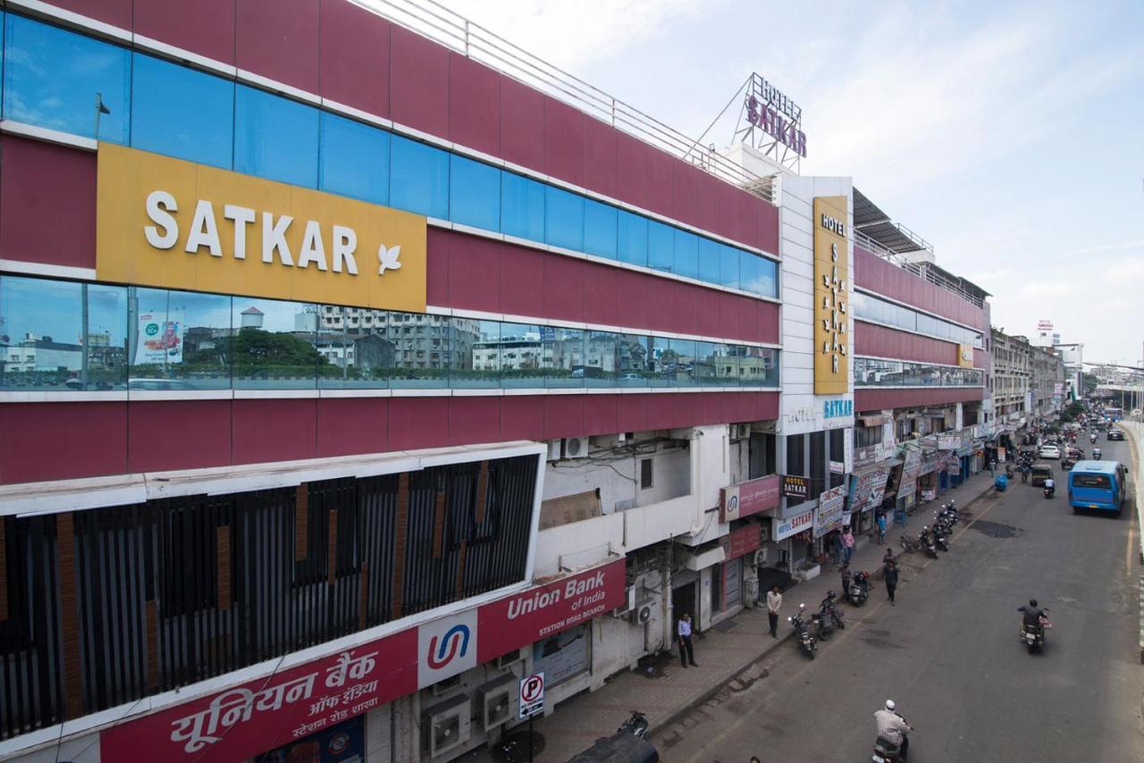 Hotel Satkar 苏拉特 外观 照片