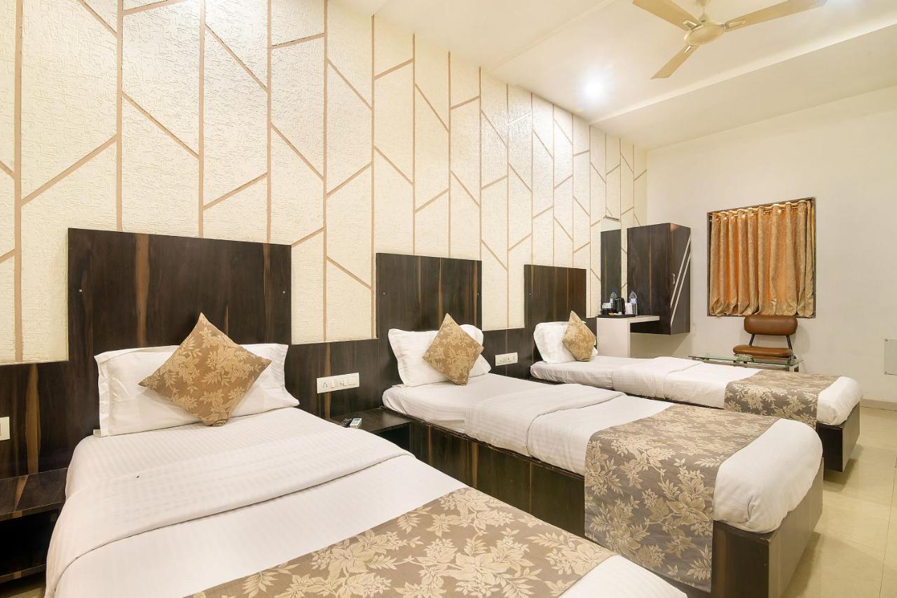 Hotel Satkar 苏拉特 外观 照片